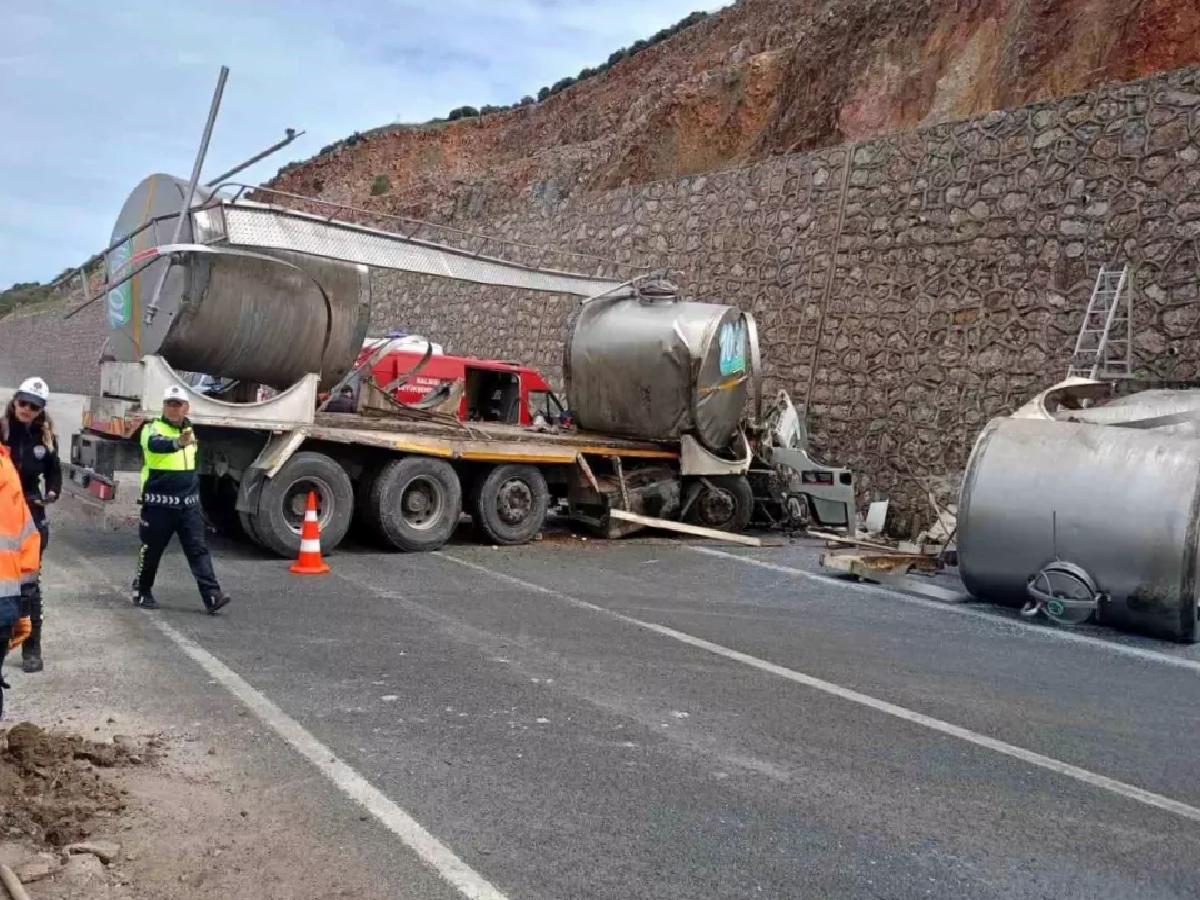 Balıkesir’de Trafik Kazası: Süt Tankeri Şoförü Hayatını Kaybetti
