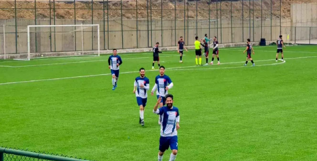 Başkalespor, Özalp Gençlikspor’u 1-0 Yenerek Şampiyonluk Mücadelesini Sürdürdü