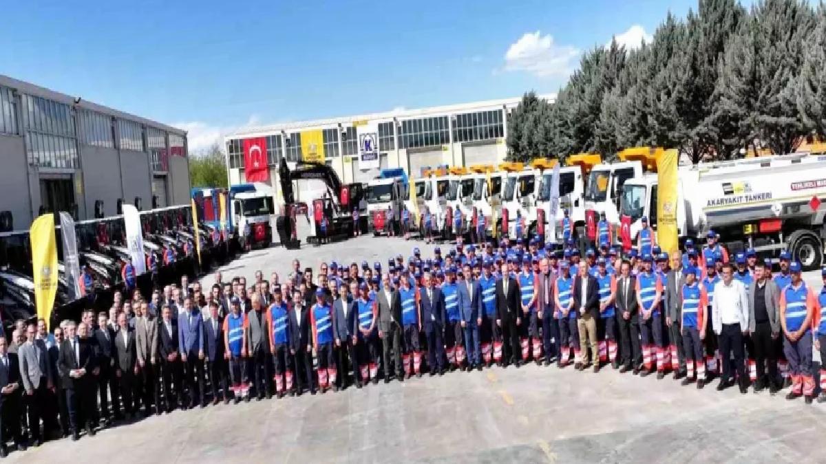 Başkan Altay: “100 milyon lira bedelle KOSKİ’ye 24 yeni iş makinesi daha kazandırdık”