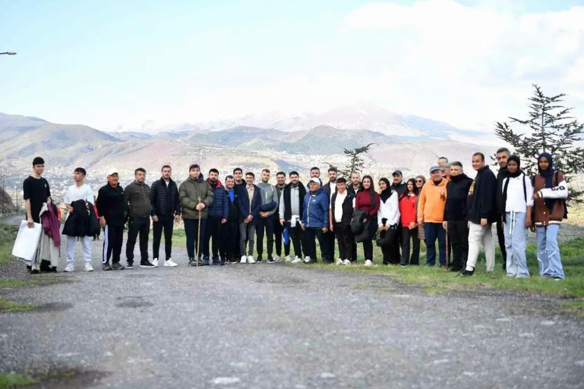Başkan Büyükkılıç, Gençlerle Ali Dağı’nda Sağlıklı Yaşam İçin Yürüdü