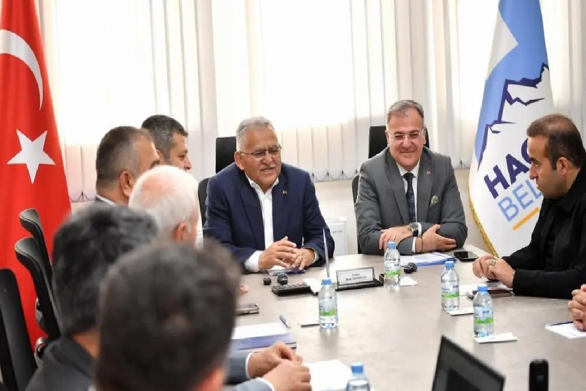 Başkan Büyükkılıç Hacılar’da Yeni Hizmet Binasını Ziyaret Etti