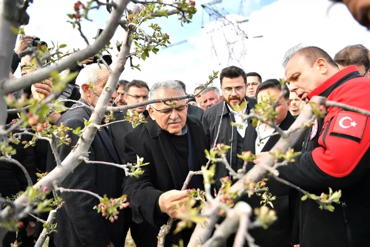 Başkan Büyükkılıç, zirai dondan etkilenen üreticileri yalnız bırakmadı
