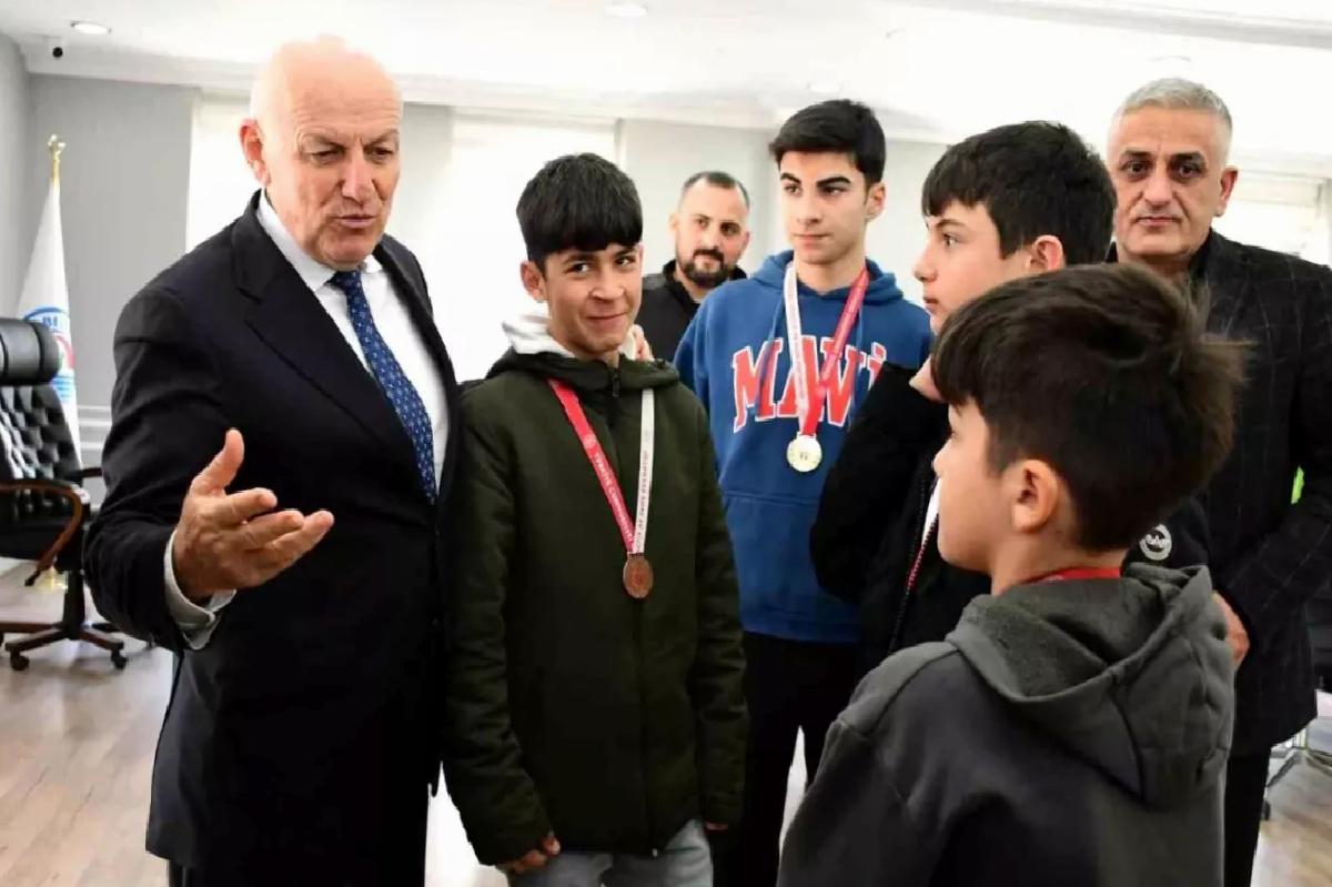 Başkan Kul, Başarılı Sporcuları Ağırladı