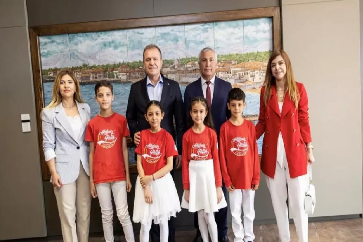 Başkan Seçer, Makam Koltuğunu Öğrencilere Bıraktı