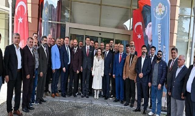 Başkan Zeyrek, Manisa Ağrılılar Derneği üyeleri ile bir araya geldi