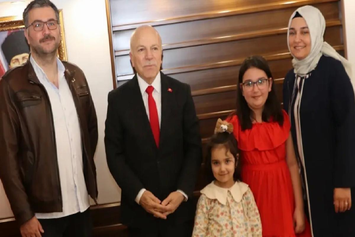 Başkanlığa Öğrenci Devir: Gazze’ye Boykot Çağrısı