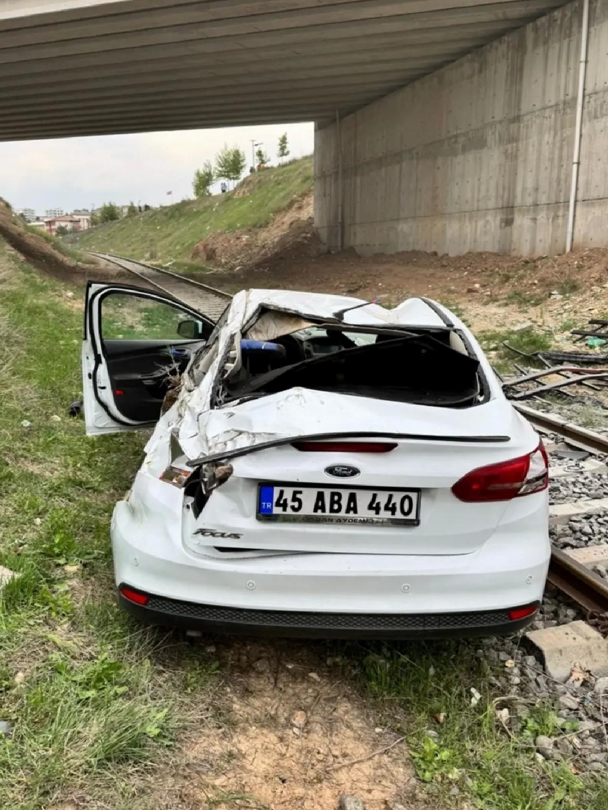 Batman’da Köprüden Düşen Araçta 3 Yaralı