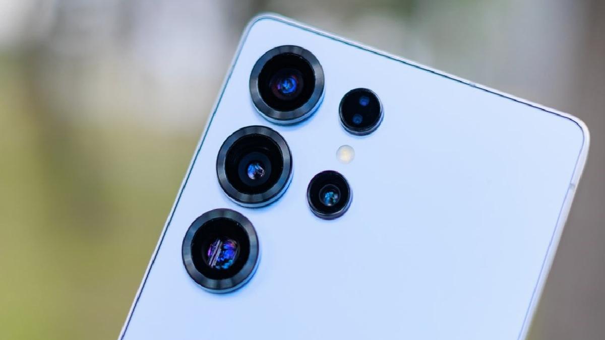 Bazı Galaxy S25 Ultra kullanıcıları, titreşimli kamera problemi yaşıyor