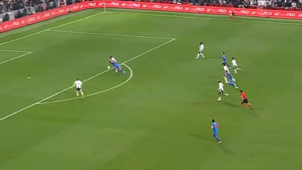 Beşiktaş 10 kişi! Tayyip Talha Sanuç kırmızı kart gördü