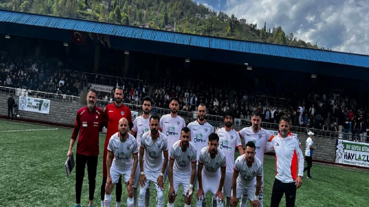 Beşiktaşlı Emirhan Topçu’nun babası 45 yaşında şampiyonluk sevinci yaşadı