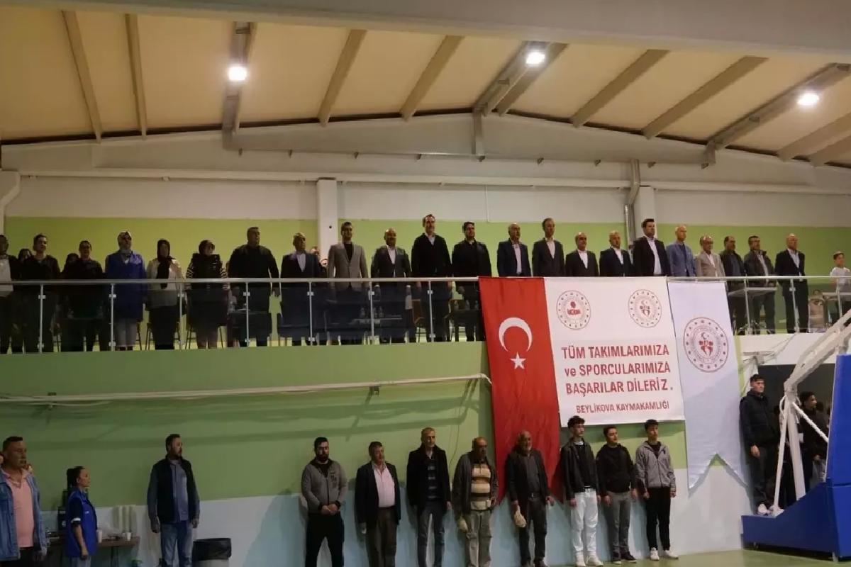 Beylikova Voleybol Turnuvası’nda Şampiyon Emircik
