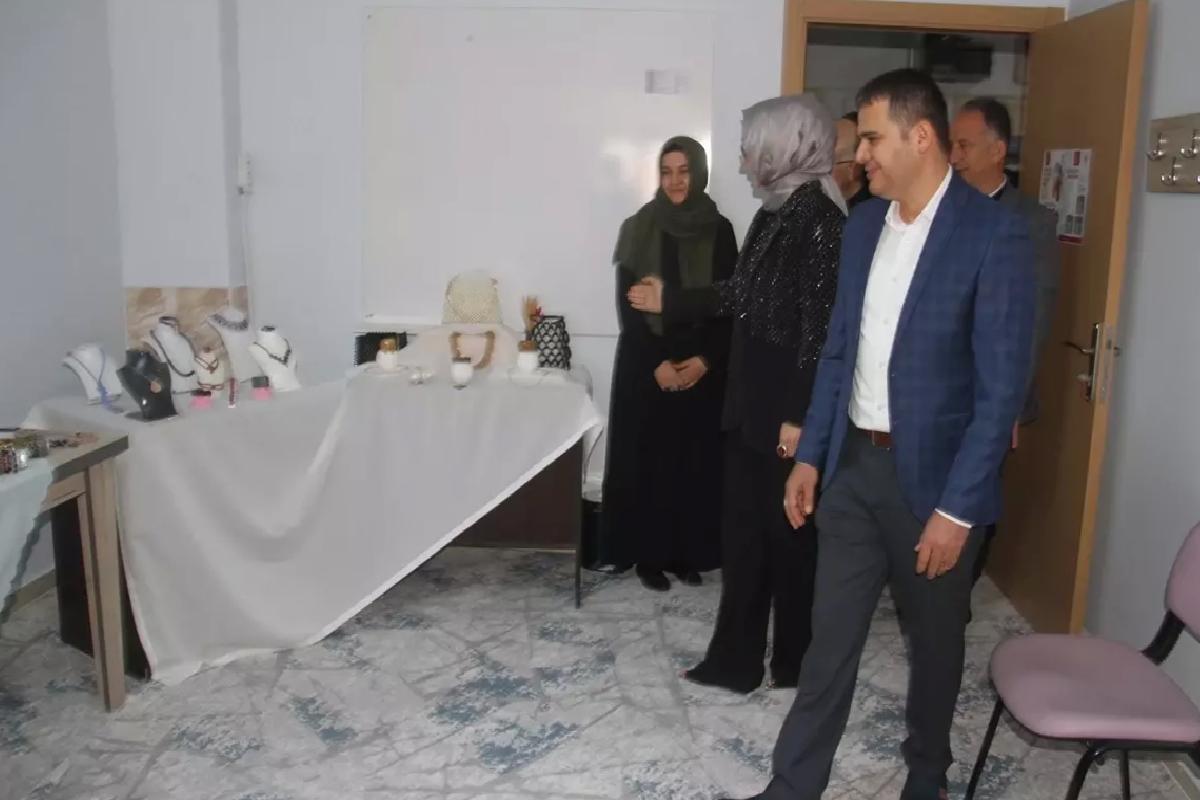 Beyşehir’de ADEM Sergi ve Kermesi Açıldı