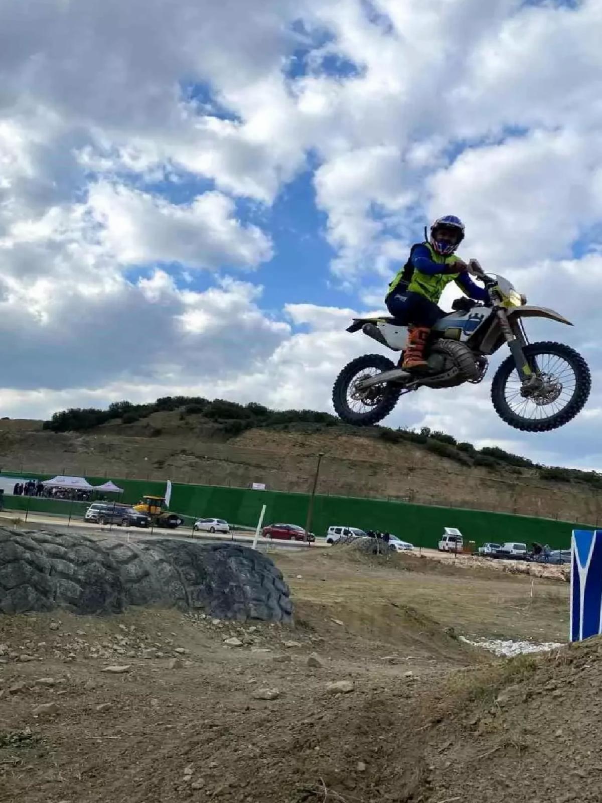 Bilecik’te Enduro Şampiyonası ve Anlamlı Bağış