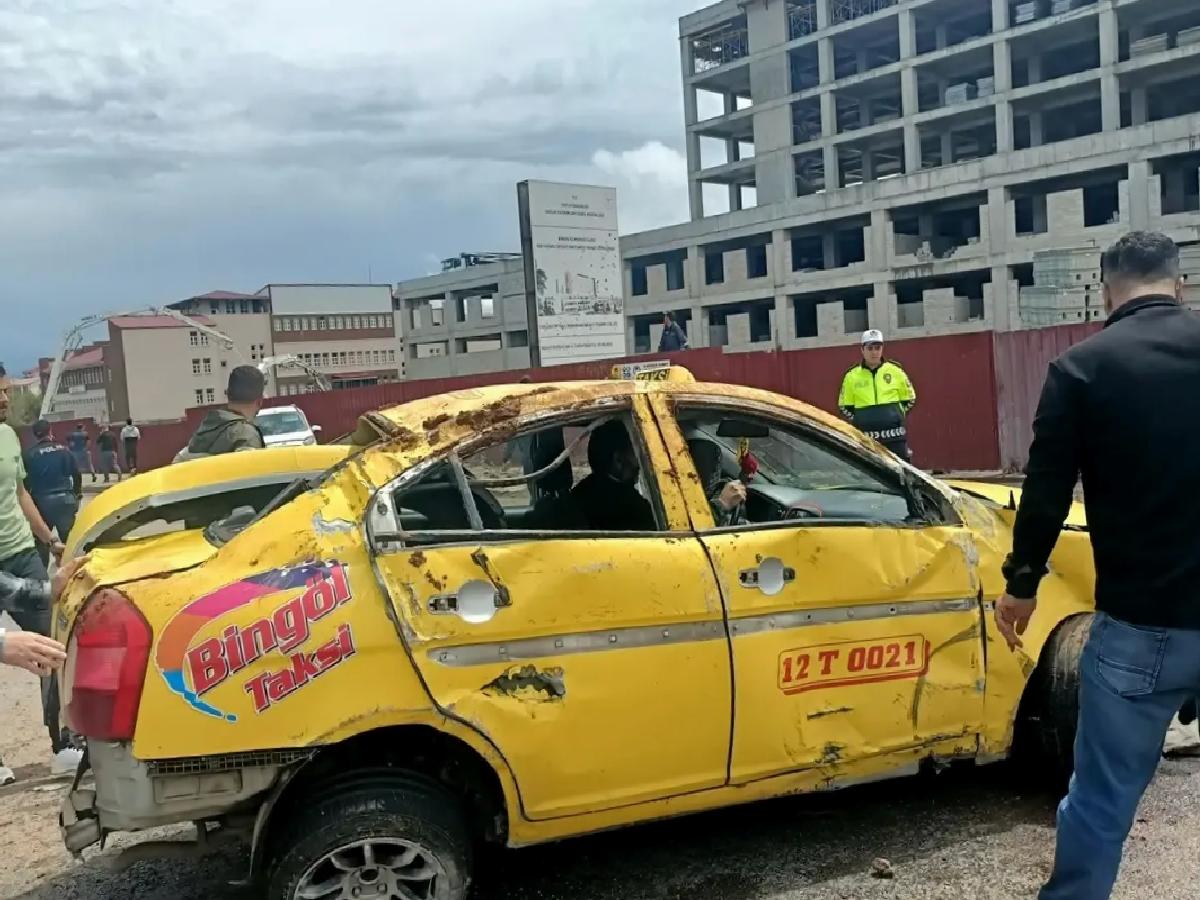 Bingöl’de Zincirleme Kaza: 6 Yaralı