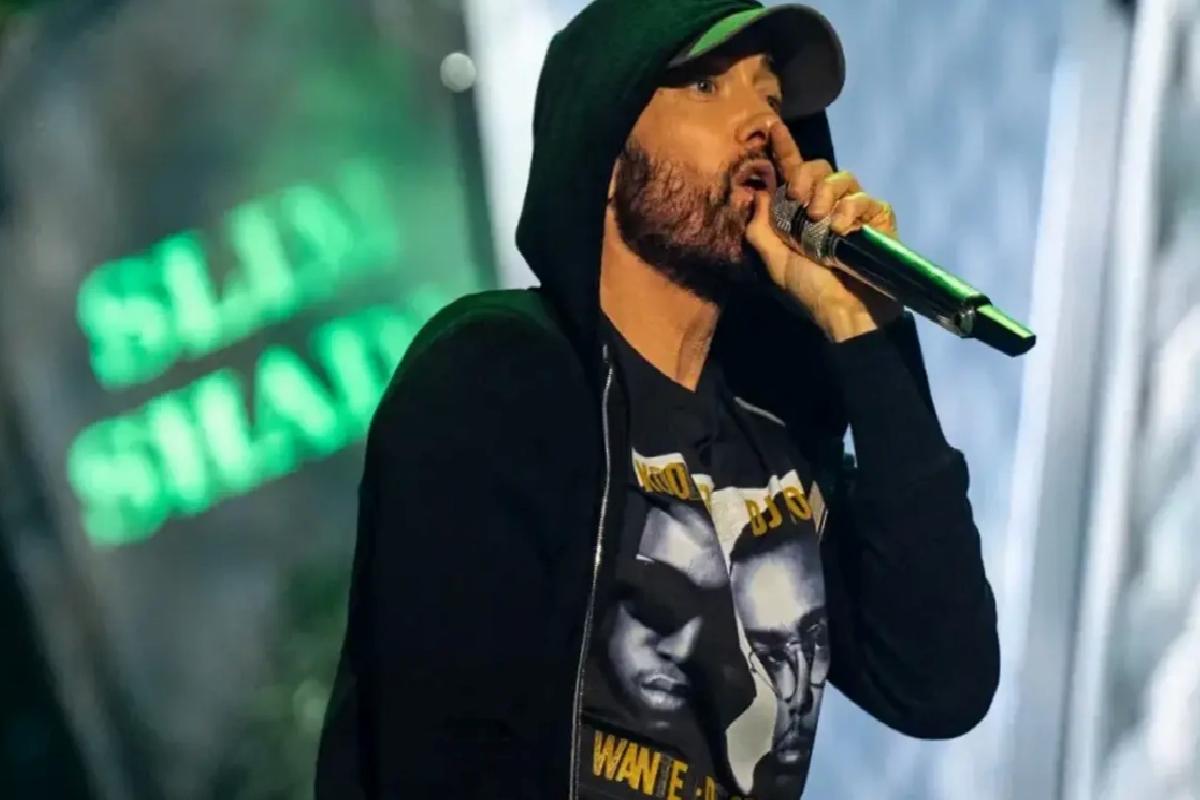 Bir dönemin efsane ismi Eminem dede oldu