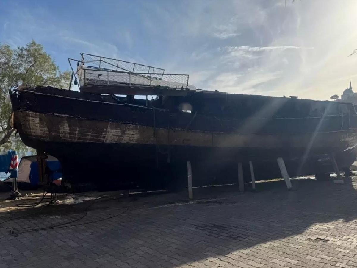 Bodrum’da Yarı Batık Tekne Kurtarıldı
