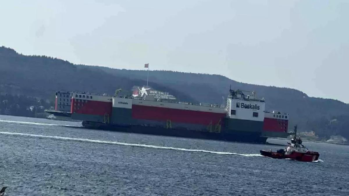 Boka Vanguard Yüzer Havuzu Çanakkale Boğazı’ndan Geçti