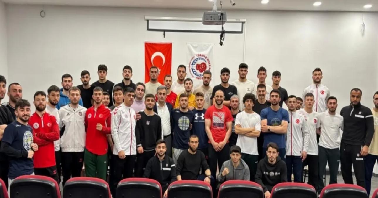 Boks Milli Takımına Kurallar Eğitimi