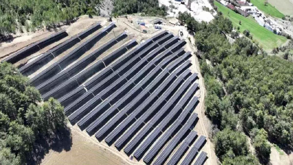 Bolu Belediyesi, Mudurnu’da Güneş Enerji Santrali Projesinde Sona Yaklaşıyor