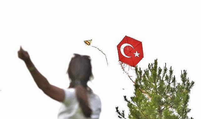 Bornova’da gökyüzü çocukların renkleriyle şenlenecek