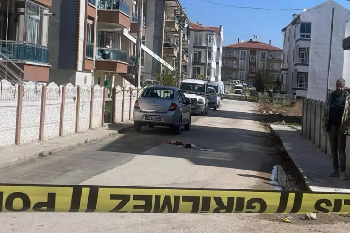 Boşanma Gerginliği: Eşini Öldürüp İntihar Girişiminde Bulundu