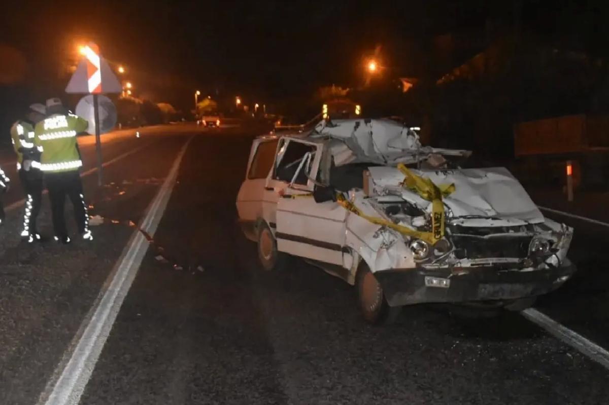 Bozyazı’da Tırla Çarpışan Sürücü Hayatını Kaybetti