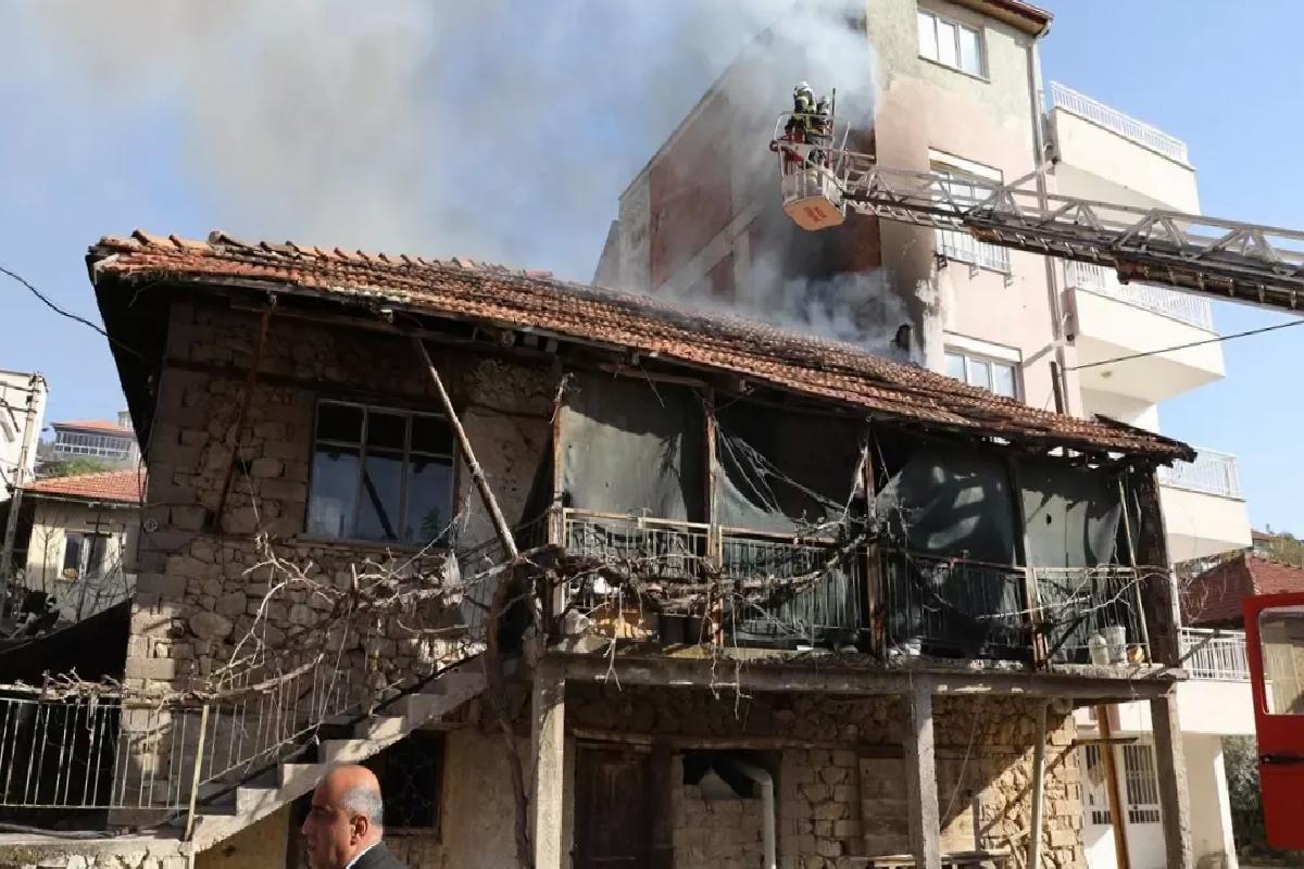 Bucak’ta Ev Yangını: 1 Kişi Dumandan Etkilendi