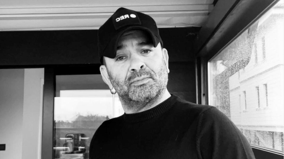 Bülent Şakrak yine küçük sevgili yaptı! Yaş farkı yine konuşuldu