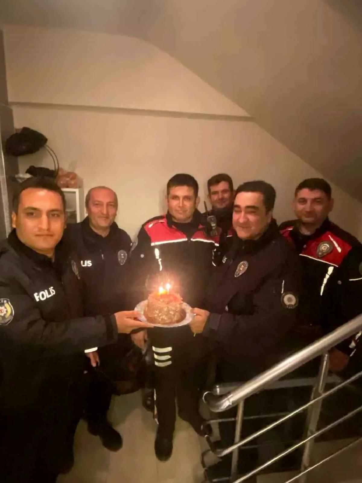Burdur’da Polislere Sürpriz Kutlama