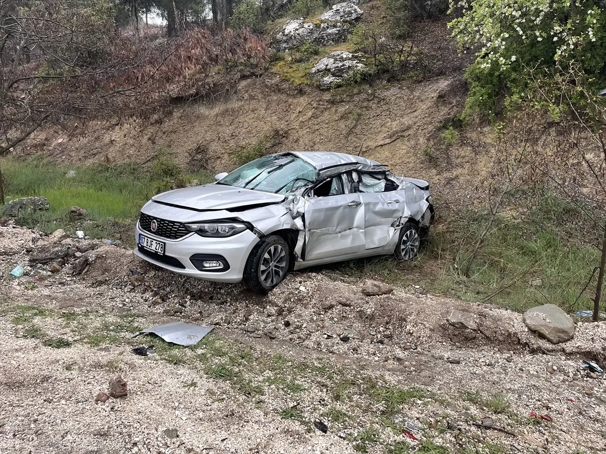 Burdur’da Tır ve Otomobil Çarpıştı