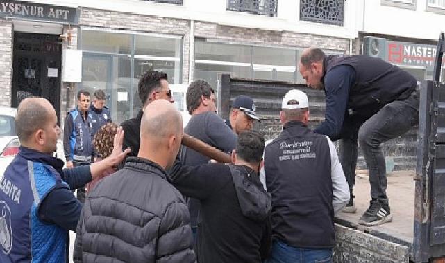 Burhaniye’de Yol ve Kaldırım İşgaline Müdahale
