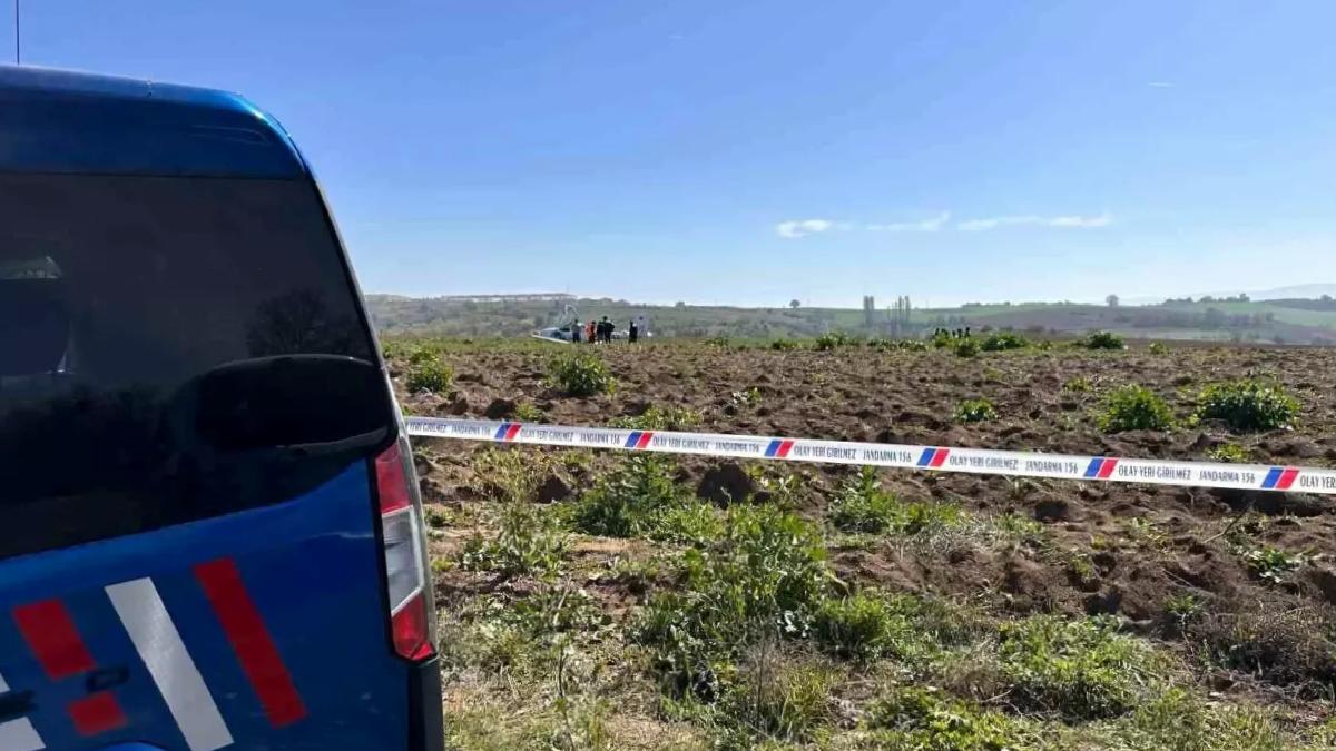 Bursa’da Eğitim Uçağı Tarlaya Zorunlu İniş Yaptı