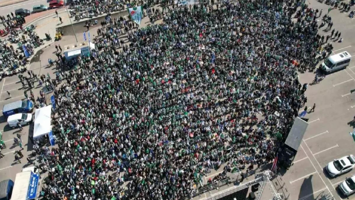 Bursaspor Taraftarları Maçı Dev Ekrandan İzledi