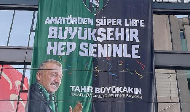Büyükşehir, kenti Yeşil-Siyah bayraklarla donattı