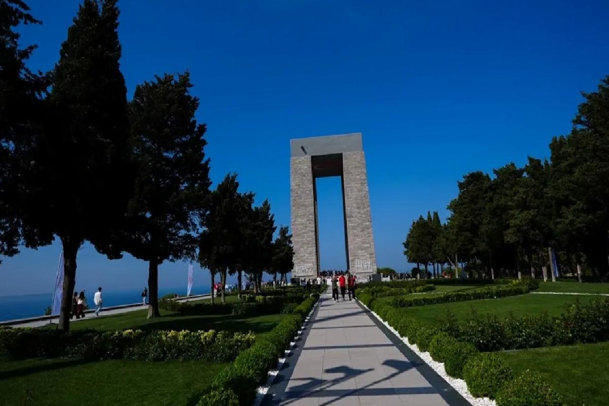 Çanakkale Kara Savaşları’nın 110. Yılı: 57. Alay Vefa Yürüyüşü Töreni