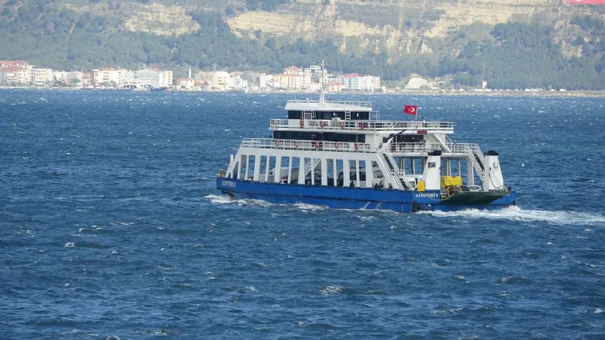 Çanakkale’de feribot seferleri fırtına nedeniyle iptal edildi