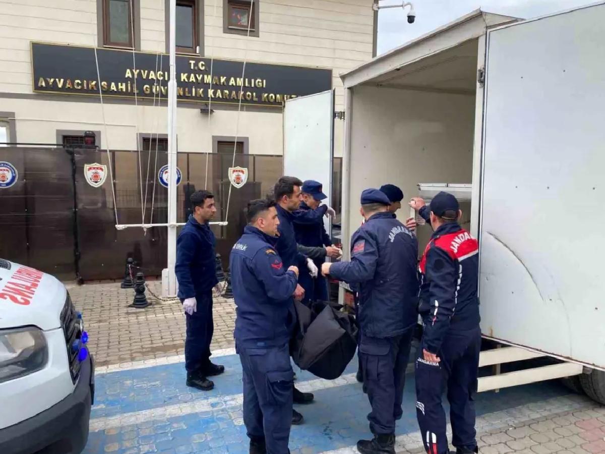 Çanakkale’de Kaçak Göçmen Botu Battı: 9 Ölü