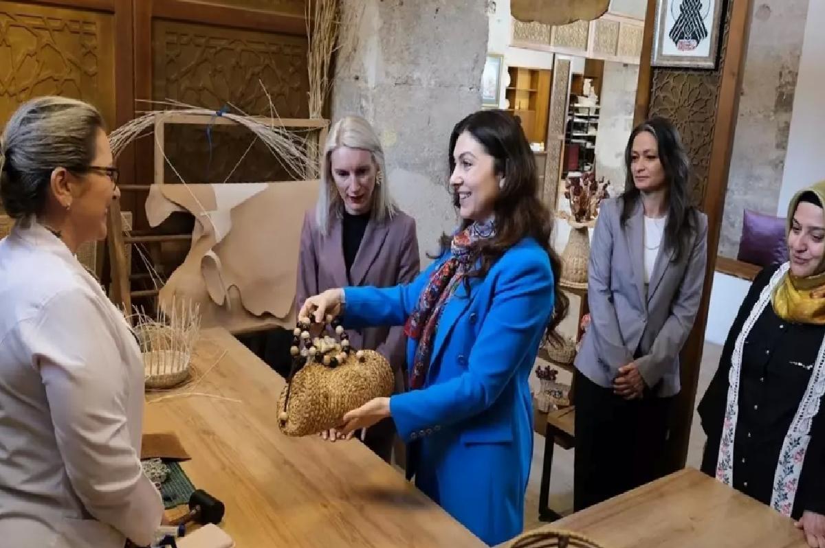 Canan Sezer Olgunlaşma Enstitüsü’nü Ziyaret Etti