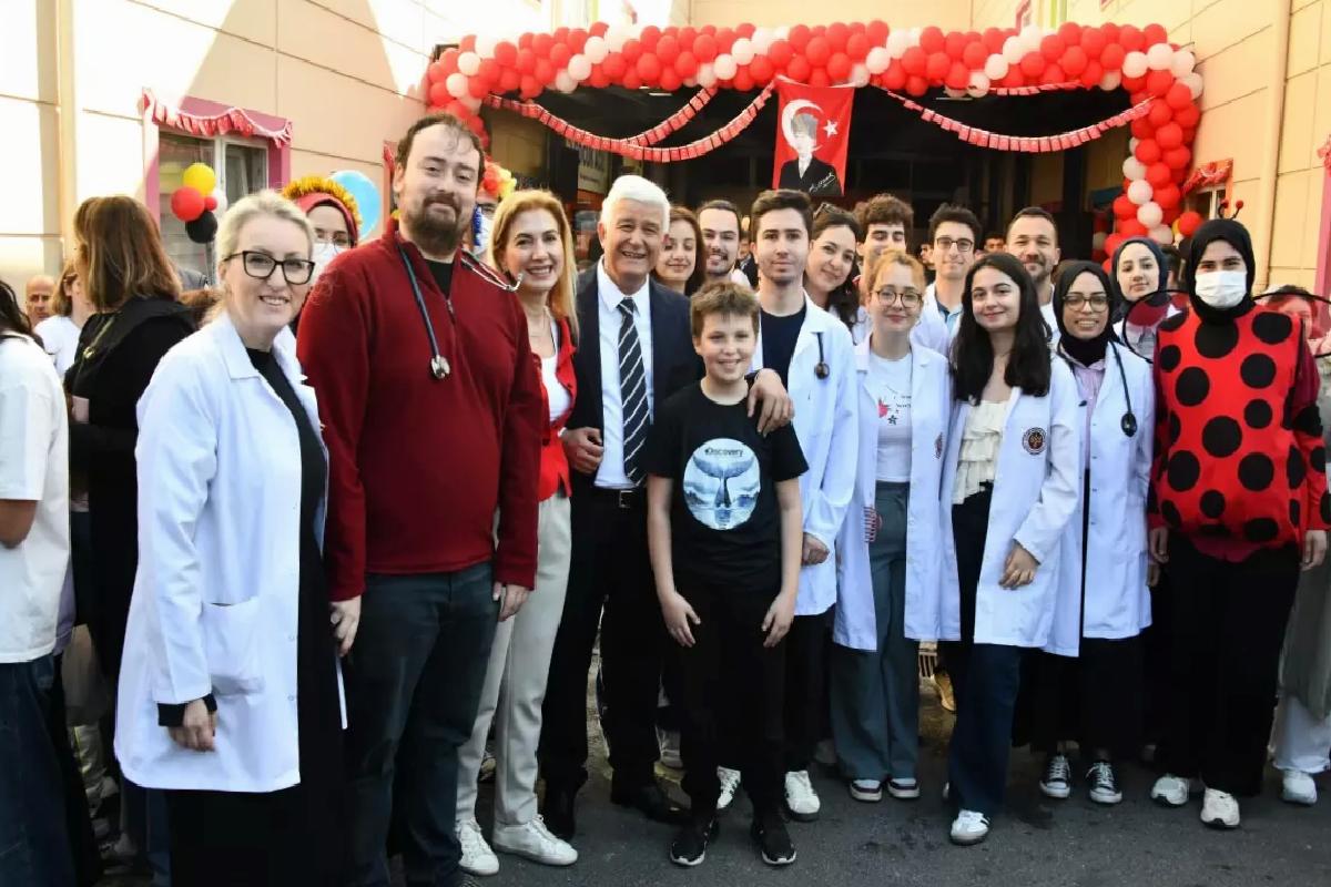 Cerrahpaşa’da 23 Nisan Coşkusu