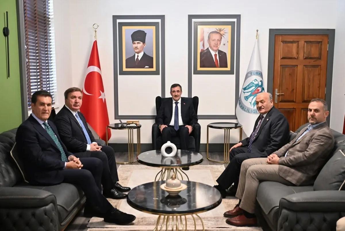 Cevdet Yılmaz, Erzincan’daki Hastaları Ziyaret Etti