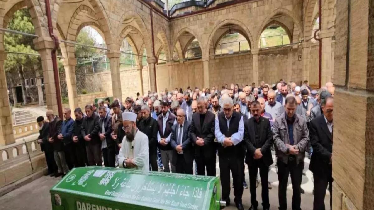 Ceyhan’da Eşi Tarafından Öldürülen 5 Çocuk Annesi Rabia Şen Toprağa Verildi
