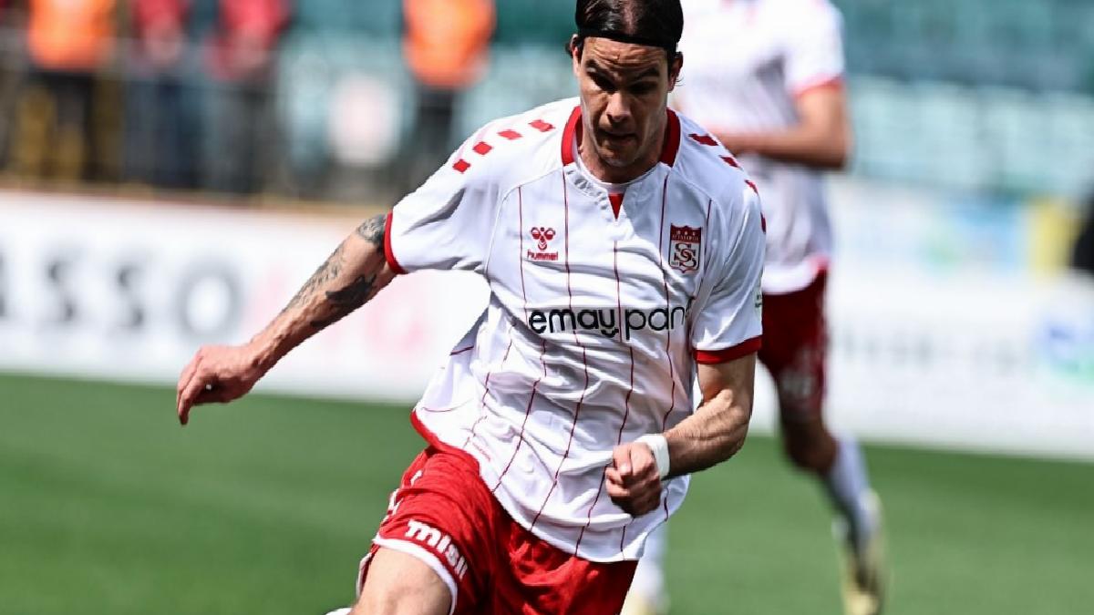 Charis Charisis, Sivasspor formasını 100. kez giydi
