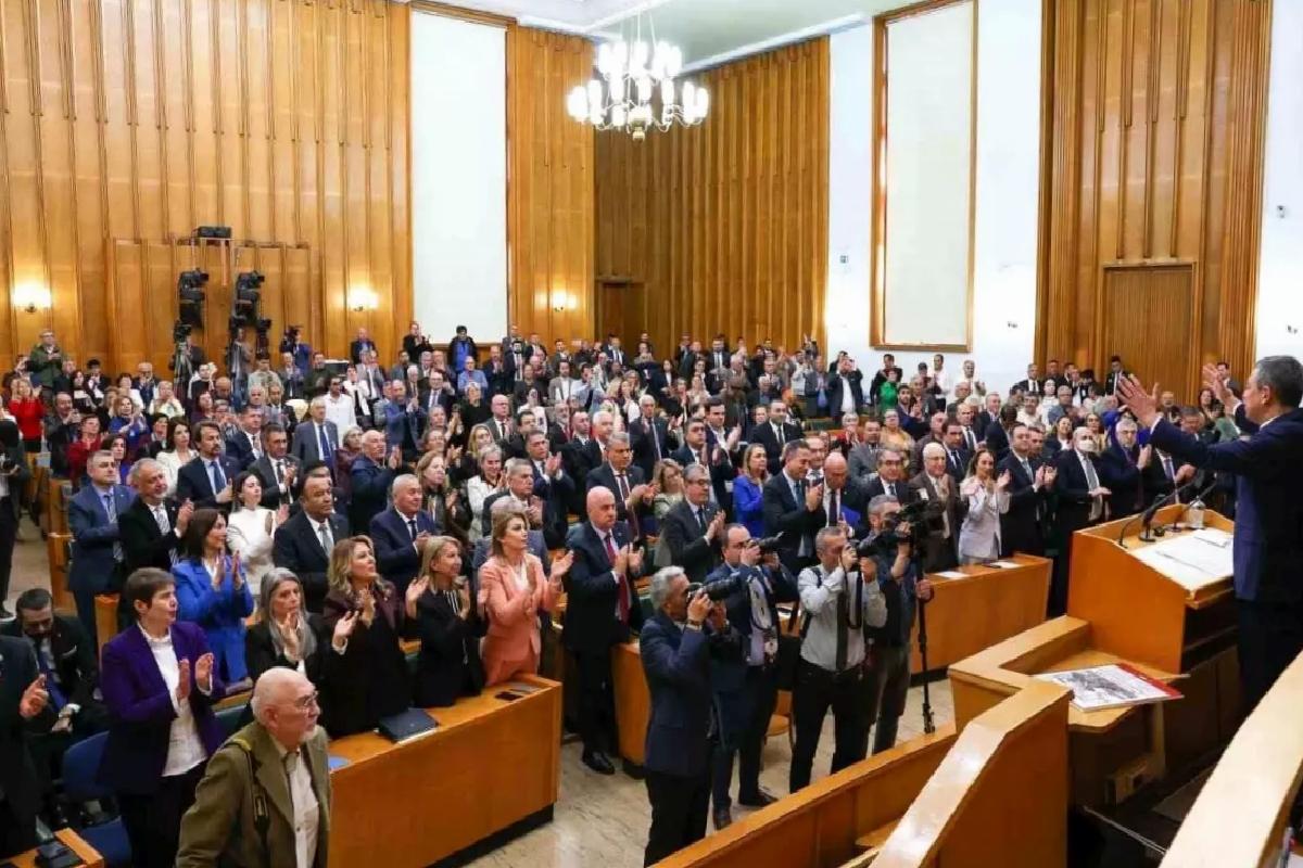 CHP Genel Başkanı Özel: “Darbeyi yapıp millete yüzde 25 zam uyguluyorlar”