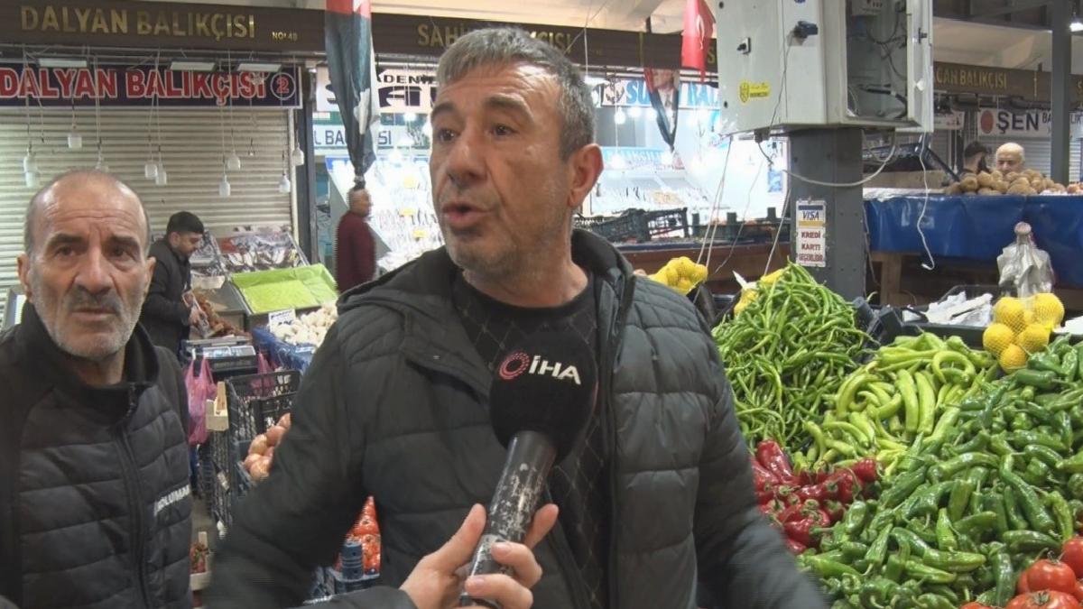 CHP’li pazarcıdan boykota tepki: Parti üyelik kartını kırdı