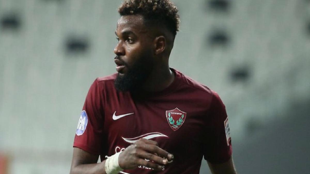 Çin’de şaşkına çeviren anlar: Aaron Boupendza’nın anısını hiçe saydılar
