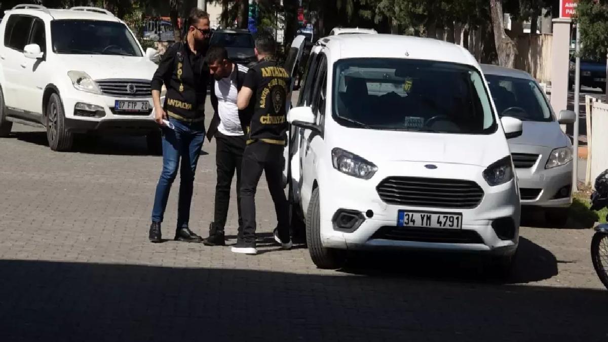 Cinler Musallat Oldu, Arkadaşını Vurdu