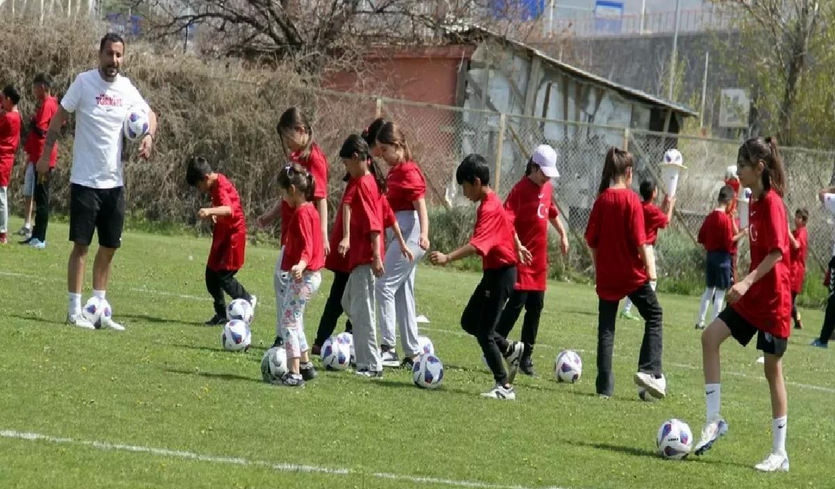 Çocuklar İçin Spor Etkinliği Düzenlendi
