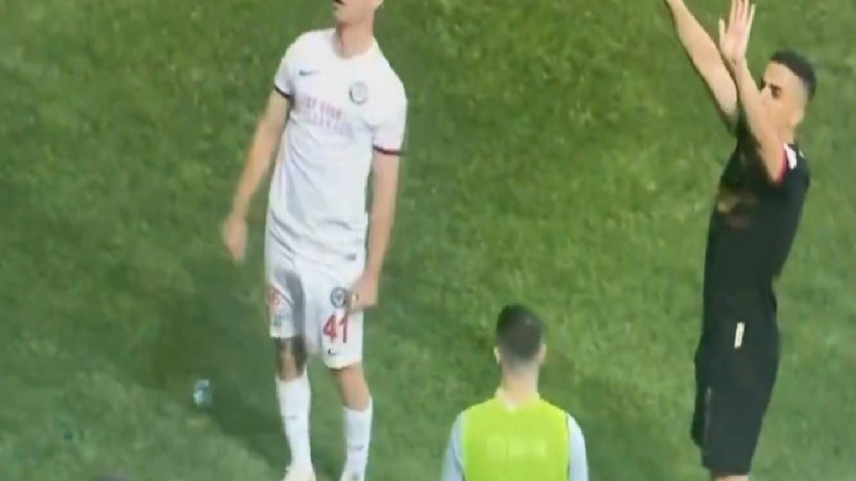 Çorum FK oyuncusundan Amedspor tribününe tepki çeken hareket