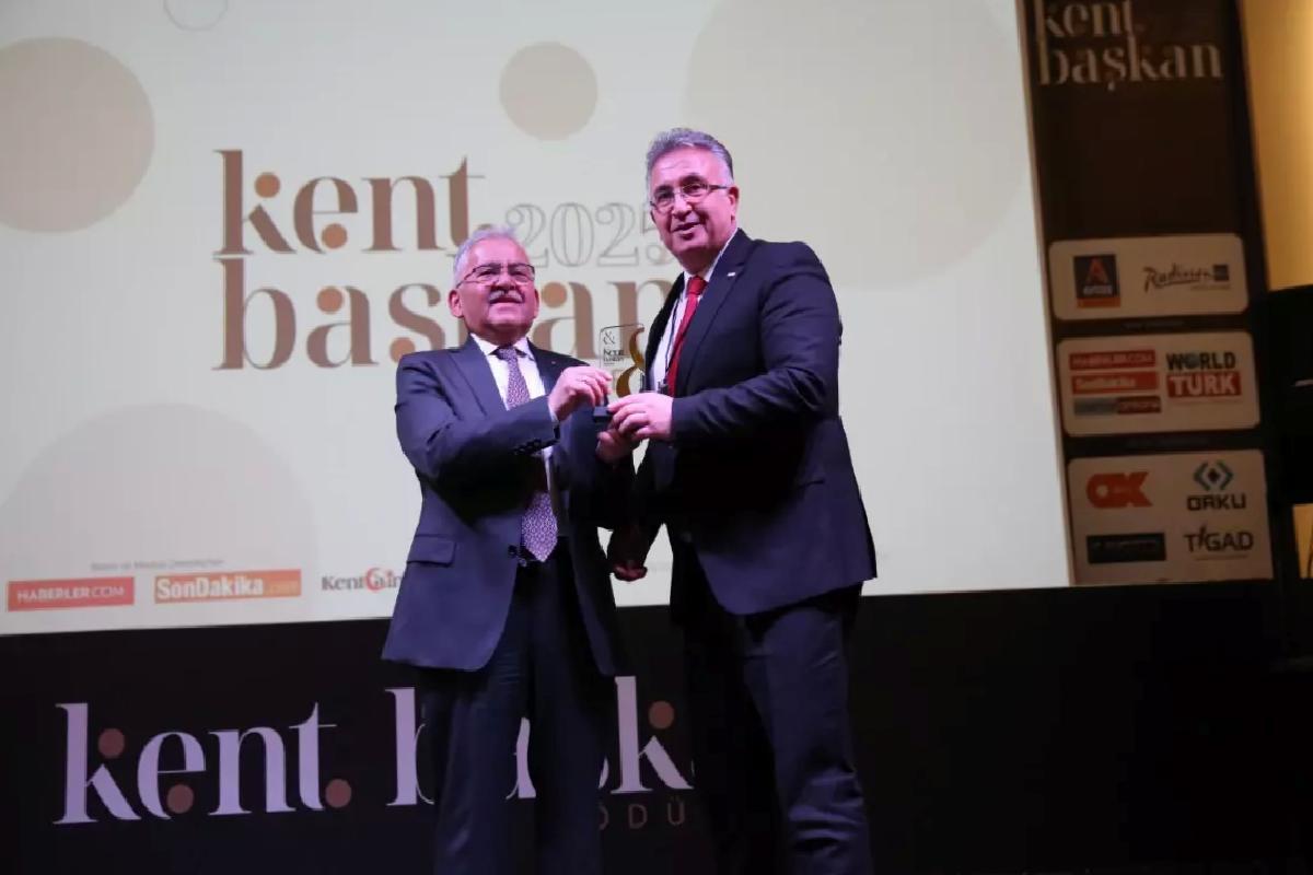Çorum Oğuzlar Belediye Başkanı Cebeci, Kayseri’de Gelecek Projelerini Açıkladı