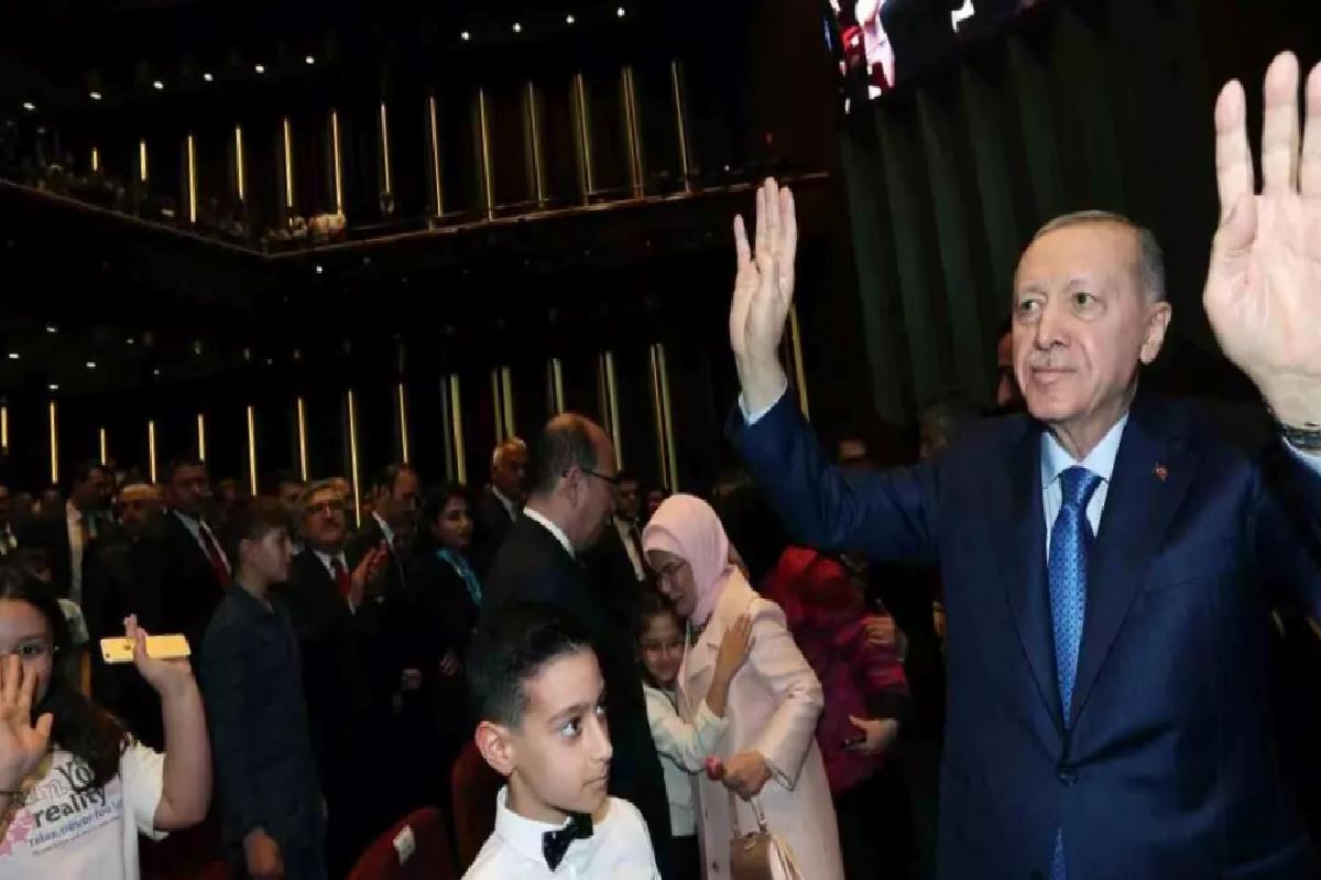 Cumhurbaşkanı Erdoğan, 23 Nisan Ulusal Egemenlik ve Çocuk Bayramı Konseri’ni dinledi